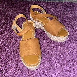 Universal Thread Heels